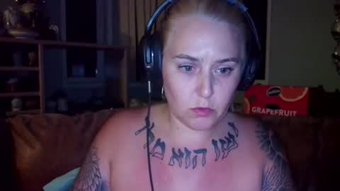 theauroramae -  online show from 07.07.26