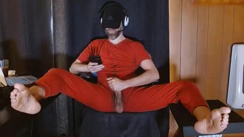 Snapshot of thebarefootgamer chatting on 01.10.25 Blue and Red online show from 01.10.25