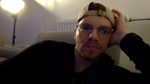 Snapshot of thebatguuy chatting on 12.12.24 thebatguuy online show from 12.12.24