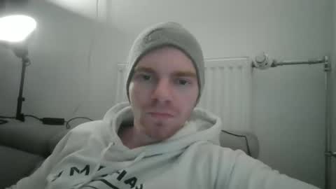 Snapshot of thebatguuy chatting on 12.27.24 thebatguuy online show from 12.27.24