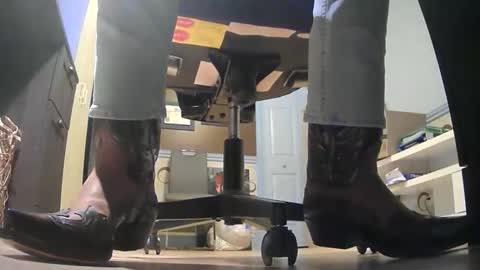 Snapshot of thecowboy_74 chatting on 12.18.25 thecowboy_74 online show from 12.18.25