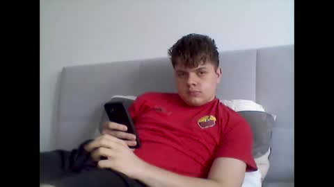 Snapshot of thecuteguy144949 chatting on 02.01.25 thecuteguy144949 online show from 02.01.25