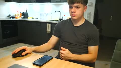 thecuteguy144949 online show from 11.12.25