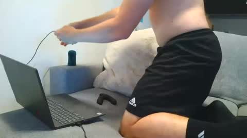 thecuteguy144949 online show from 06.12.26