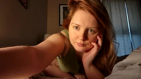 Snapshot of thedancingalien chatting on 12.28.24 Kassandra Grant online show from 12.28.24