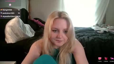Snapshot of thedancingalien chatting on 06.16.26 Kassandra Grant online show from 06.16.26