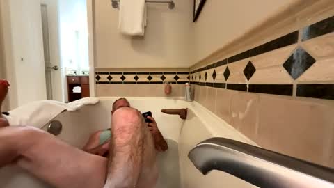 Snapshot of thedirtierthebetter8 chatting on 11.12.25 thedirtierthebetter8 online show from 11.12.25