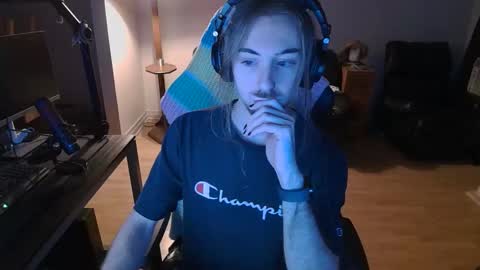 Snapshot of thefabuloussam chatting on 12.28.24 Thefabulousam Independent Model online show from 12.28.24