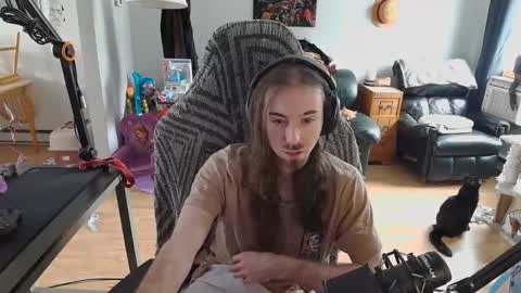 Snapshot of thefabuloussam chatting on 11.28.25 Thefabulousam Independent Model online show from 11.28.25