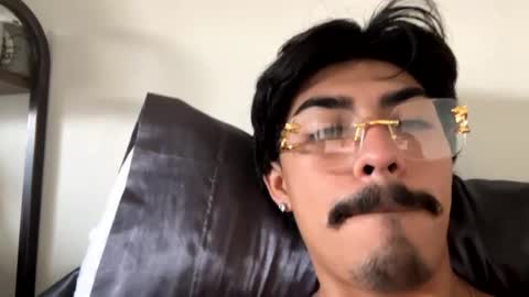 Snapshot of theglorious2002 chatting on 01.06.25 theglorious2002 online show from 01.06.25