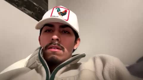 Snapshot of theglorious2002 chatting on 11.25.25 theglorious2002 online show from 11.25.25