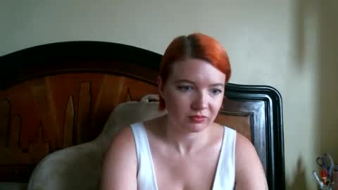 Snapshot of thegoddessfrida chatting on 10.30.25 Goddess Frida online show from 10.30.25