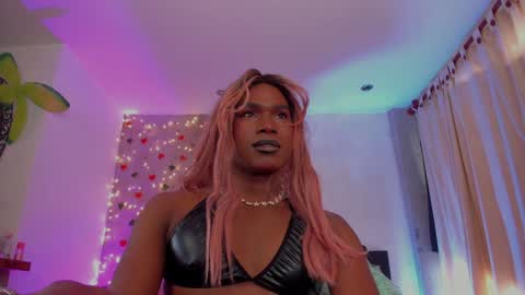 Snapshot of thegoldenbitch chatting on 01.17.25 Goldie online show from 01.17.25