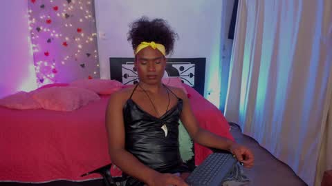 Snapshot of thegoldenbitch chatting on 01.20.25 Goldie online show from 01.20.25