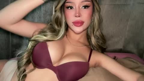 Elle  dont forget to folloW me and thumbs up online show from 07.15.26
