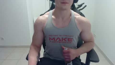 Snapshot of theguyfrombehind chatting on 06.12.26 Alex online show from 06.12.26