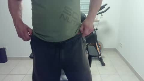 Snapshot of theguyfrombehind chatting on 06.29.26 Alex online show from 06.29.26