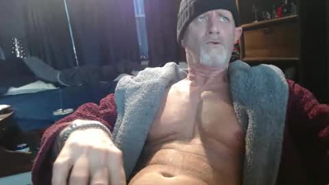 Snapshot of thehouseguy513 chatting on 01.14.26 thehouseguy513 online show from 01.14.26