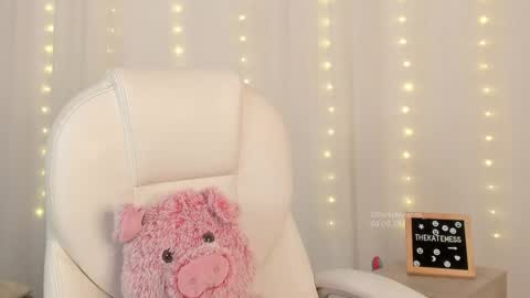Katie. Kate is the name I go by. online show from 06.04.26