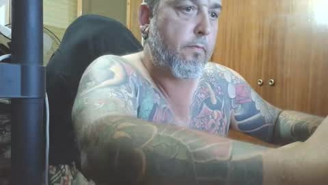 Snapshot of thekier chatting on 11.14.25 thekier online show from 11.14.25