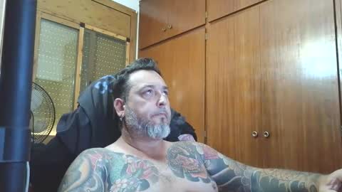 Snapshot of thekier chatting on 11.18.25 thekier online show from 11.18.25