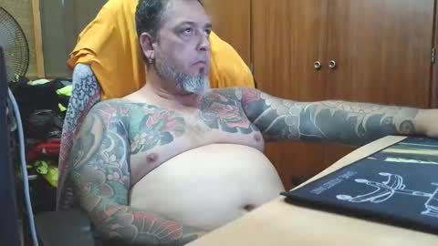 Snapshot of thekier chatting on 12.01.25 thekier online show from 12.01.25