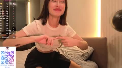 Snapshot of theladyofdiamondz chatting on 04.19.26 Ayln online show from 04.19.26