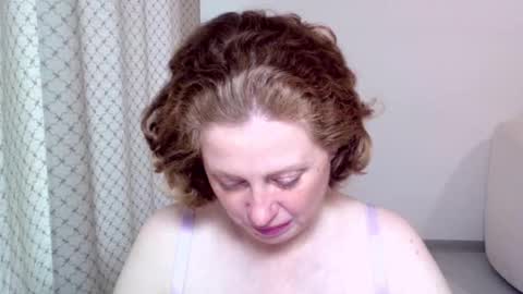 Ella online show from 10.22.25