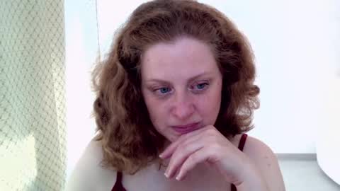 Ella online show from 05.05.26