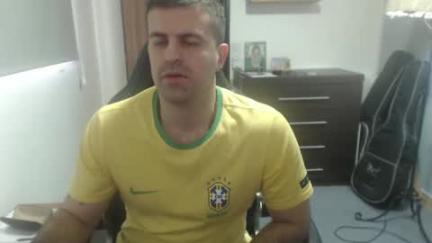 Snapshot of thelatinguy_ chatting on 09.28.25 thelatinguy_ online show from 09.28.25