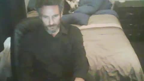 themanwhowearsoneshoe online show from 10.25.25