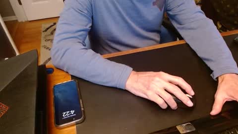 Snapshot of thembones chatting on 11.01.25 thembones online show from 11.01.25