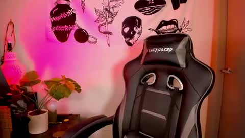 themelrose online show from 11.19.25