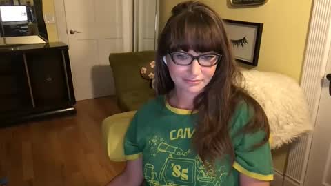 Snapshot of themrsnelson chatting on 11.27.25 Cach Nelson online show from 11.27.25