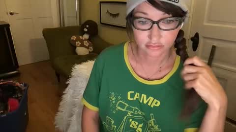 Snapshot of themrsnelson chatting on 11.30.25 Cach Nelson online show from 11.30.25