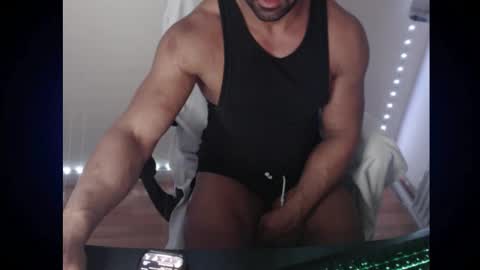 Snapshot of themusclefactory chatting on 11.10.25 TheMuscleFactory online show from 11.10.25