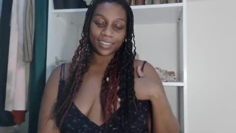 Snapshot of thenaturalgoddess chatting on 11.30.25 TheNaturalGoddess online show from 11.30.25