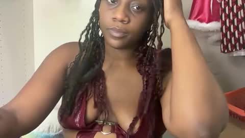 Snapshot of thenaturalgoddess chatting on 05.25.26 TheNaturalGoddess online show from 05.25.26