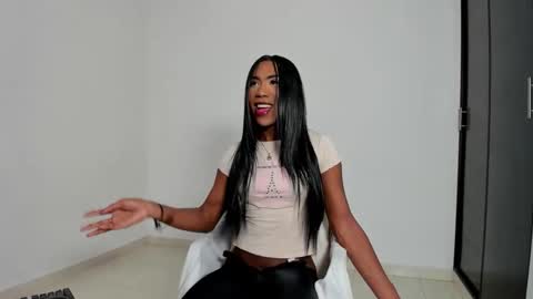 Snapshot of thenewclass chatting on 02.10.26 Andriw and Maiol online show from 02.10.26