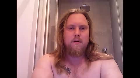 Snapshot of thenewdude1992 chatting on 10.09.25 thenewdude1992 online show from 10.09.25