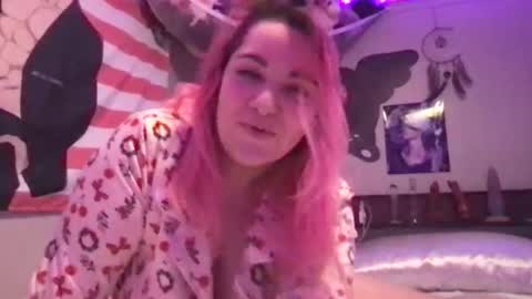 Snapshot of thenightcomes chatting on 04.10.26 aviva online show from 04.10.26