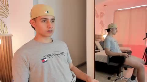 Snapshot of theohawke_ chatting on 12.13.24 THEO- MATEO online show from 12.13.24