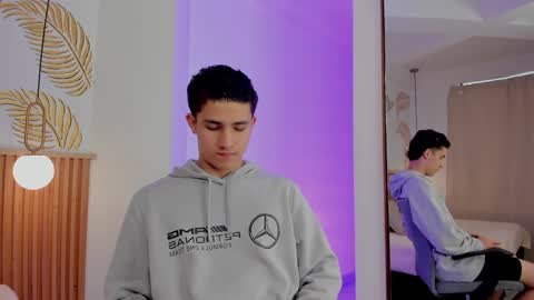 Snapshot of theohawke_ chatting on 12.20.24 THEO- MATEO online show from 12.20.24