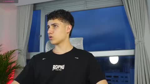 Snapshot of theohawke_ chatting on 02.25.25 THEO- MATEO online show from 02.25.25