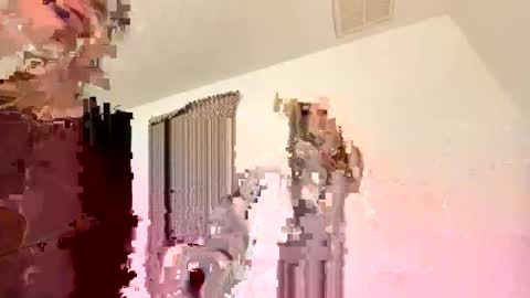 Snapshot of theoneandonlyava chatting on 03.10.25 Ava online show from 03.10.25