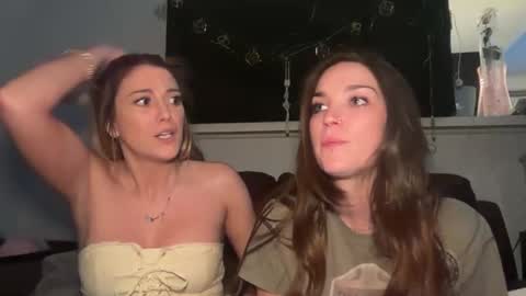 Snapshot of theoneandonlyava chatting on 03.12.25 Ava online show from 03.12.25