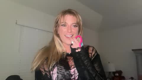 Snapshot of theoneandonlyava chatting on 12.17.25 Ava online show from 12.17.25