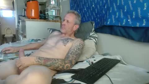 Snapshot of theoneyouwant2fuck chatting on 01.18.25 theoneyouwanttwofuck online show from 01.18.25