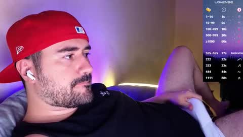 Snapshot of theoravi chatting on 12.15.25 Theo Ravi online show from 12.15.25