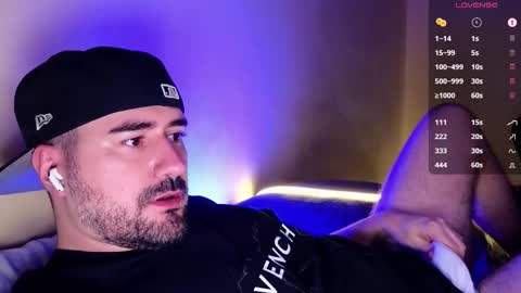 Snapshot of theoravi chatting on 02.01.26 Theo Ravi online show from 02.01.26